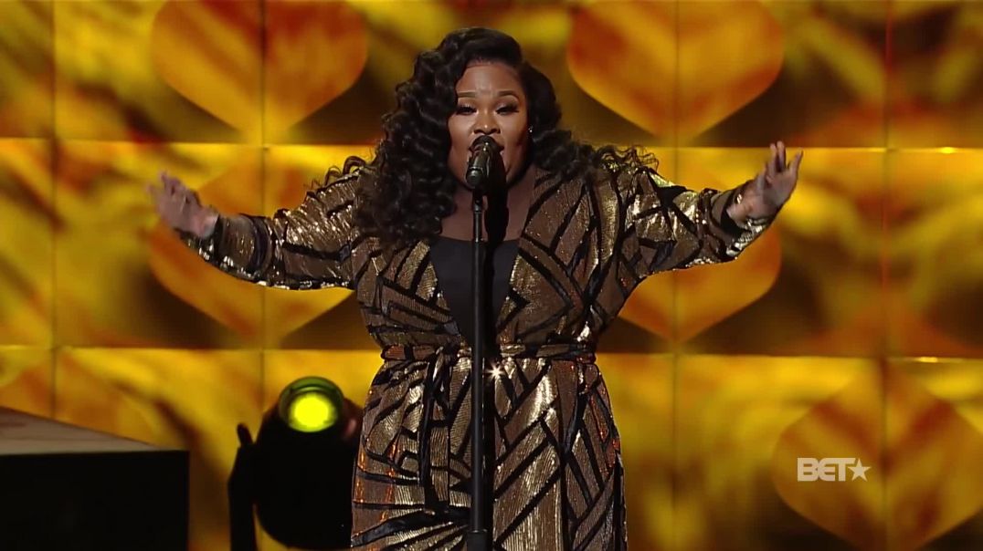 Tasha Cobbs Leonard Feels the Spirit During “This is A Move”