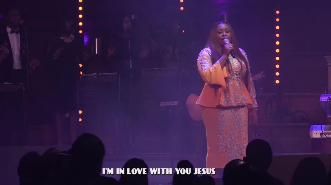 SINACH: I'M IN LOVE