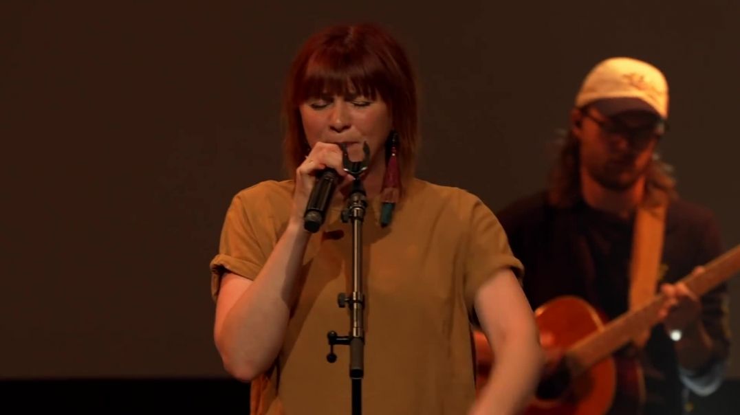 Kim Walker-Smith | Alive In You